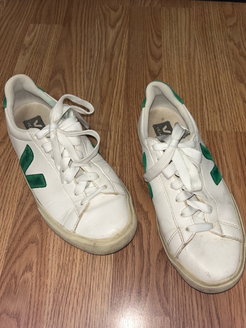 Veja White Leather Low-Top Sneakers with Green V Accents